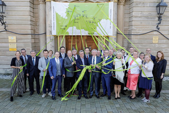 europäische Projektpartner feiern Abschluss der LEADER-Kooperationsverträge